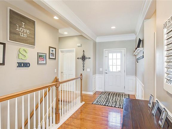 2nd image of 684 King Fisher Dr