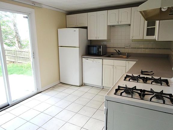 2nd image of 48 Granite St #48