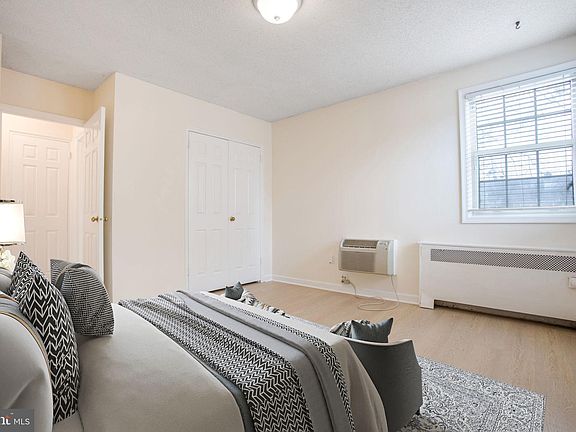 4th image of 4320-4 N Pershing Dr #43204