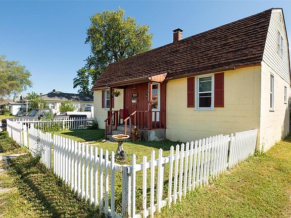 4th image of 202 Washington Ave