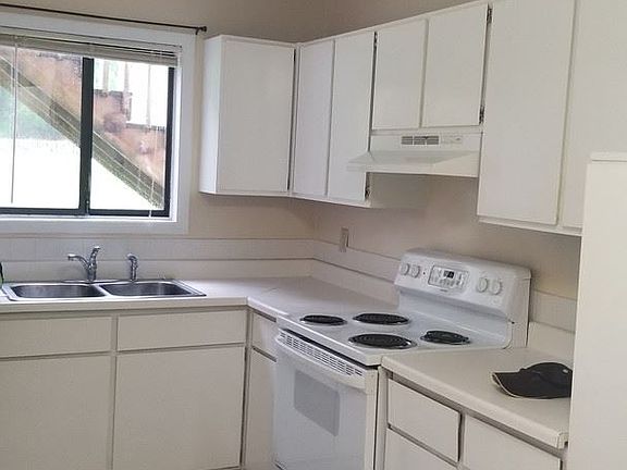 4th image of 2603 Burton St SE