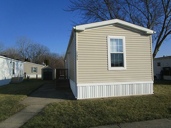 5th image of 17573 Birch St