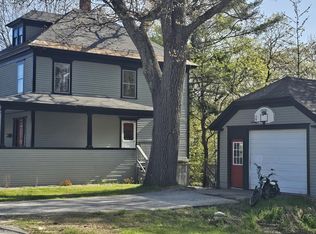 48 Pine Street, Paris, ME 04281