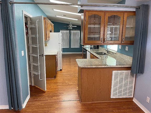 5th image of 1660 Shady Ln #M19