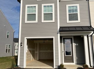 18 Bruton Ln, Charles Town, WV 25414