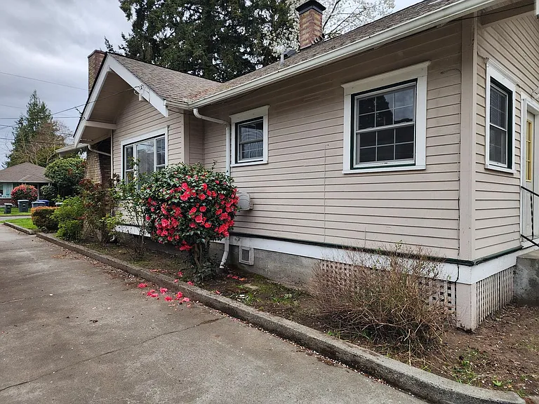 609 5th Ave NW — Photo 20