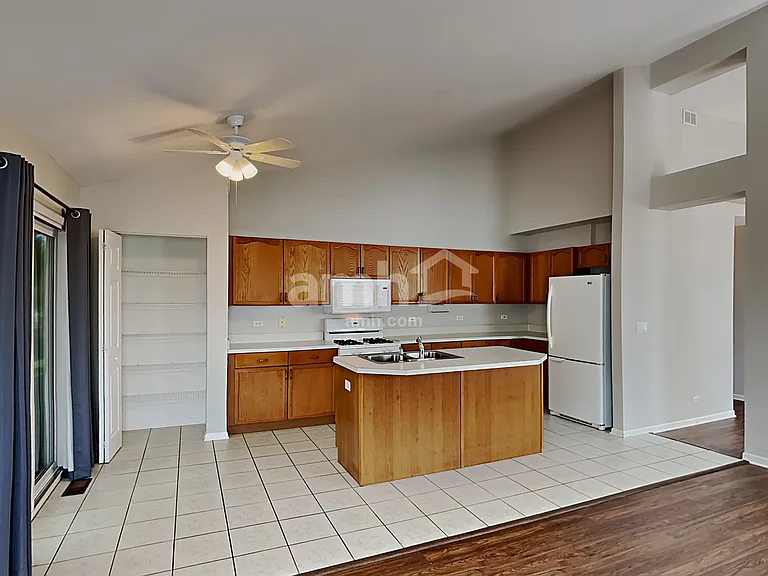 3131 Melbourne Ln — Photo 3