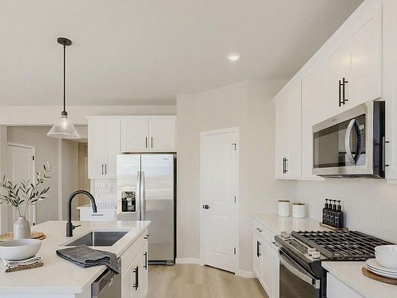 5th image of 216 Sugar Beet Ln