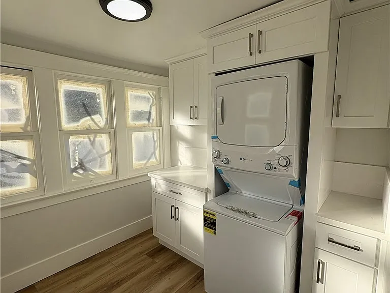 275 N Orange St — Photo 5