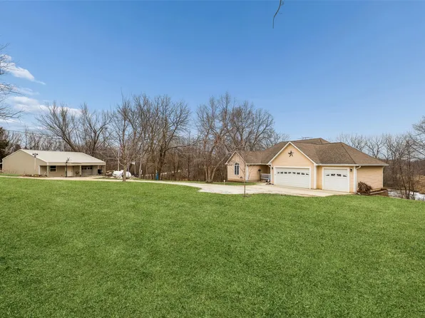 1432 Walnut Ln, Cumming, IA 50061