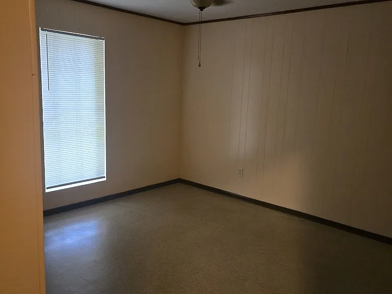 208 Bradford Dr — Photo 6