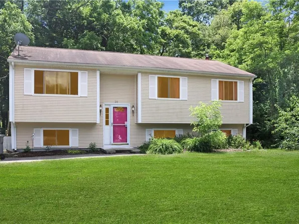 20 Bowling Ln, Bradford, RI 02808
