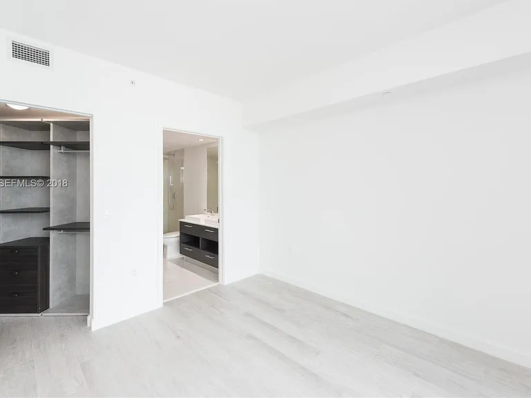 45 SW 9th St #1301 — Photo 4