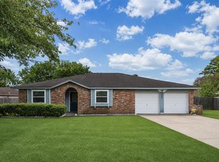 2907 Heritage House Dr, Webster, TX 77598