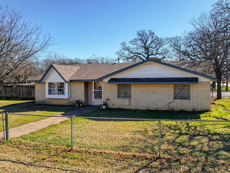 1st image of 100 Briarwood Dr