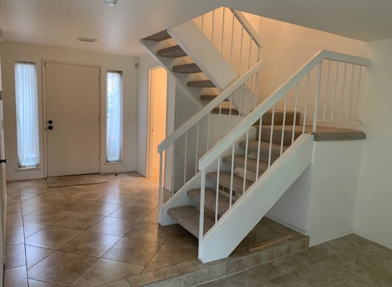 3 bed, 2.5 bath, 1466 sqft, $4,500 — Photo 3