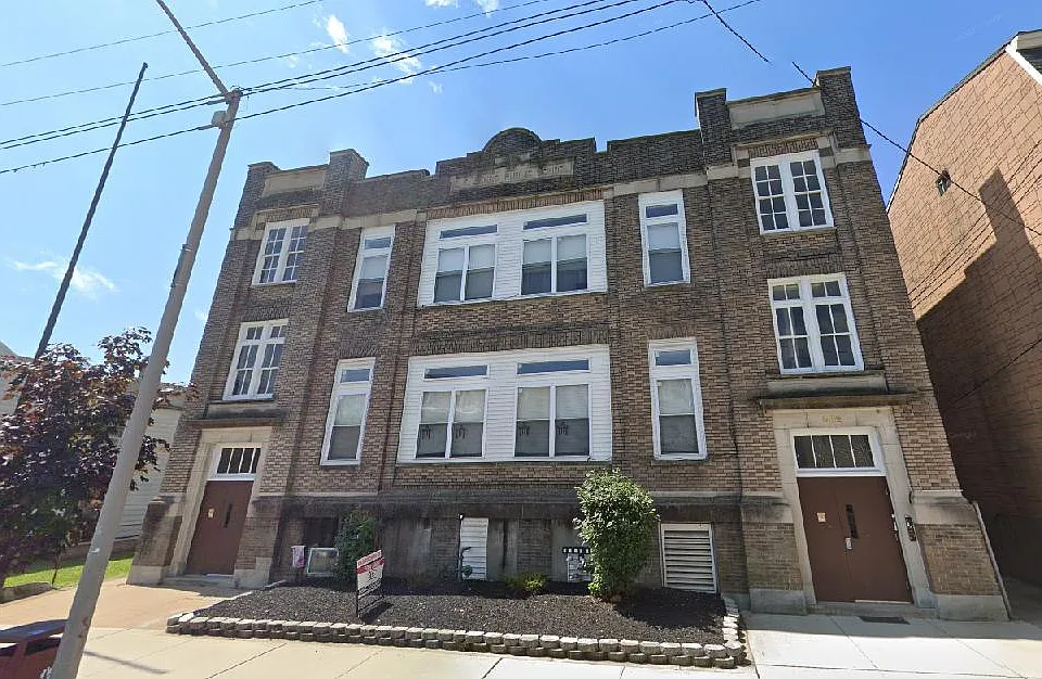 582 S Main St #2