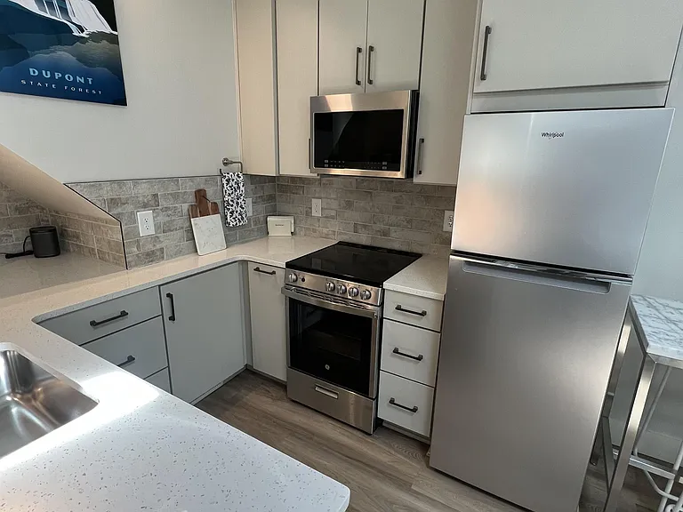 305 Bel Aire Dr — Photo 3