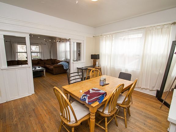 1075-1075.5 11th Street Dining Area