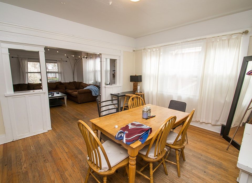 1075-1075.5 11th Street Dining Area