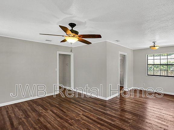 3rd image of 2739 Myra St