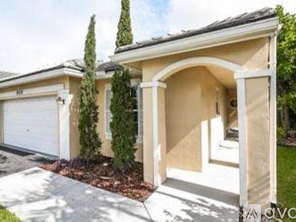 2nd image of 8941 Lake Park Cir N