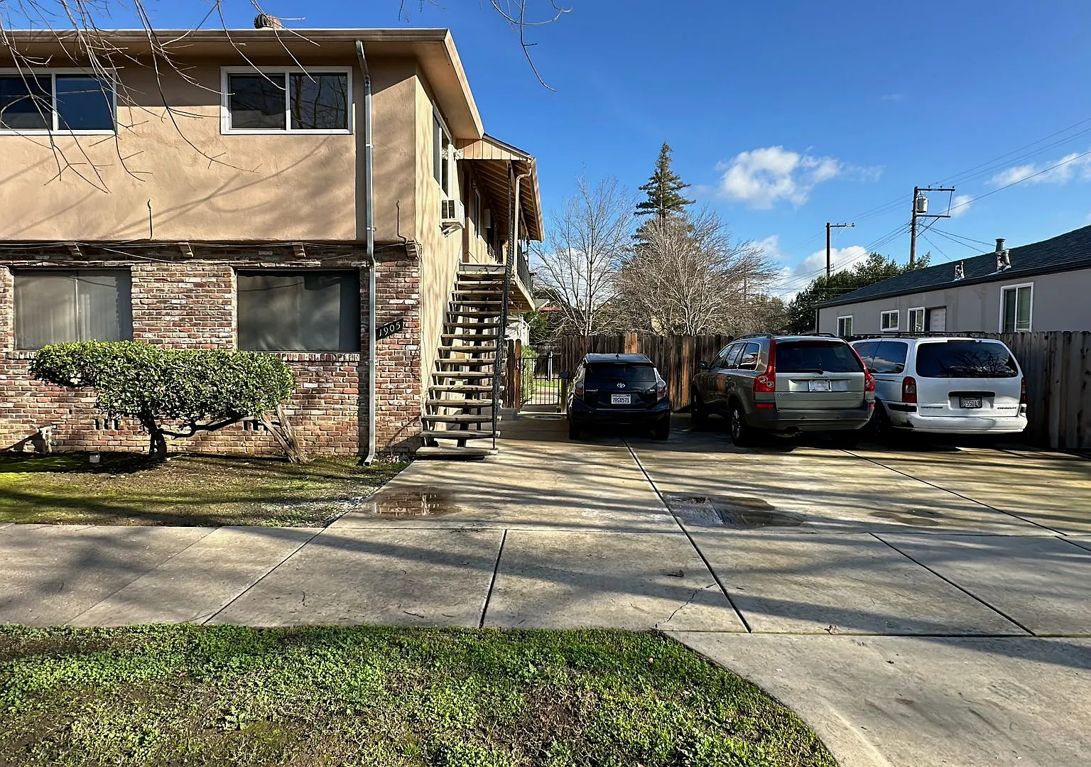 1905 23rd St — Photo 1