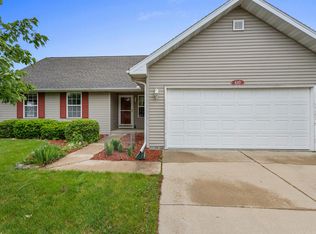 610 Chestnut Dr, Saint Joseph, IL