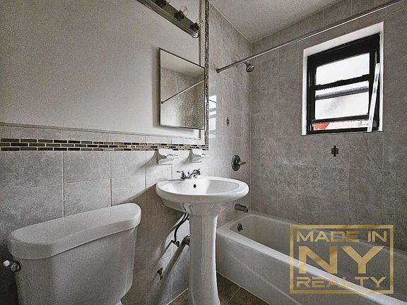5th image of 13905 85th Dr APT 2C