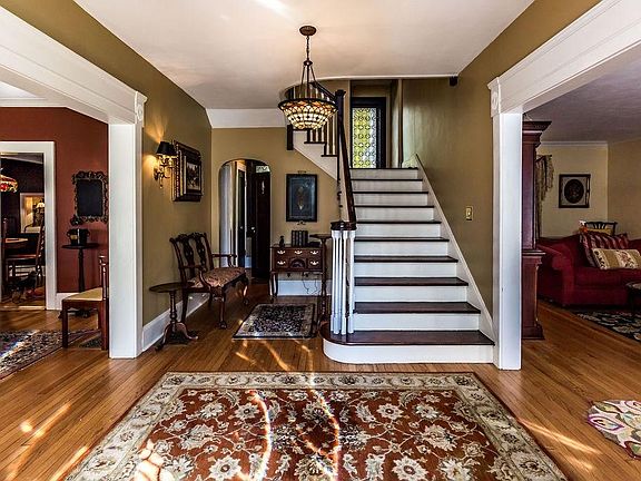 2nd image of 102 Sedgwick Dr