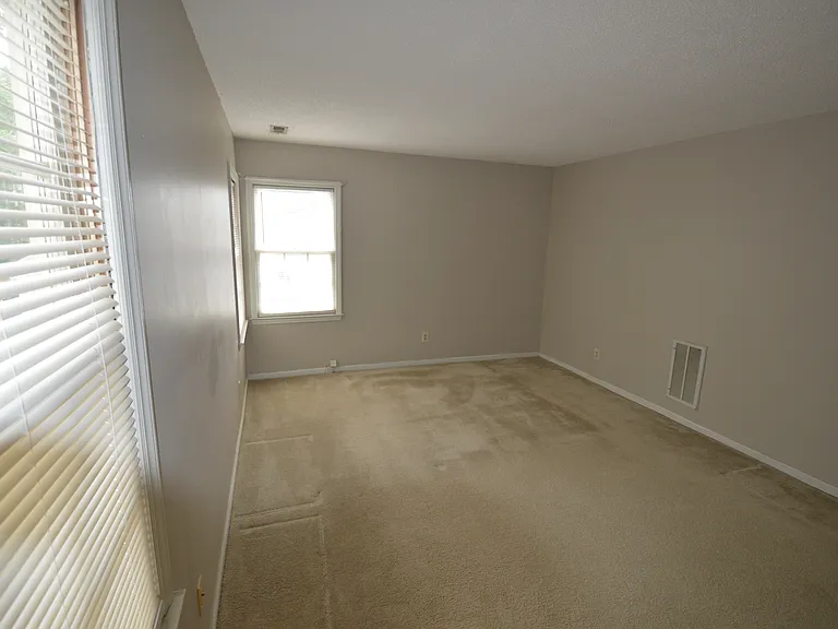 1214 Deptford Ct — Photo 14