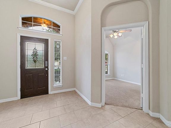 4th image of 8571 Davis Dr