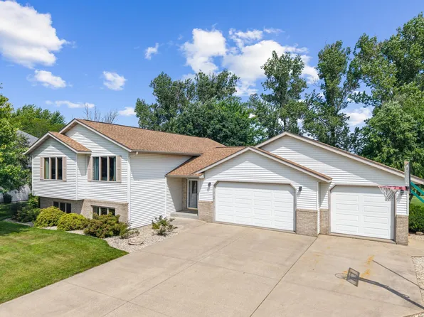 190 Benson Dr, Lewiston, MN 55952
