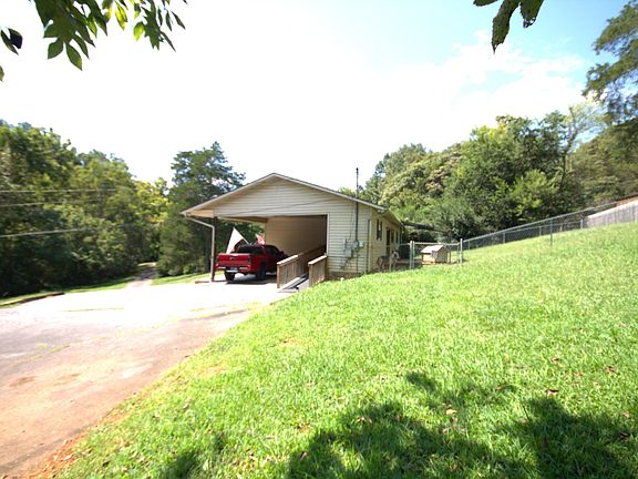 4th image of 724 Lower Quarry Rd