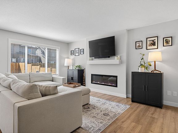 3rd image of 77 Penn Pl