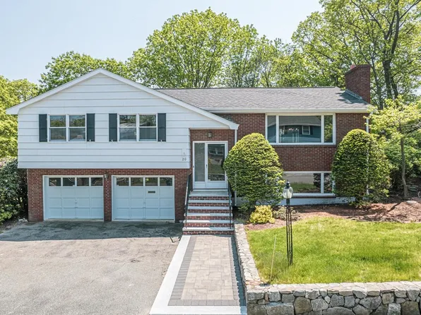20 Fieldstone Dr, Stoneham, MA 02180