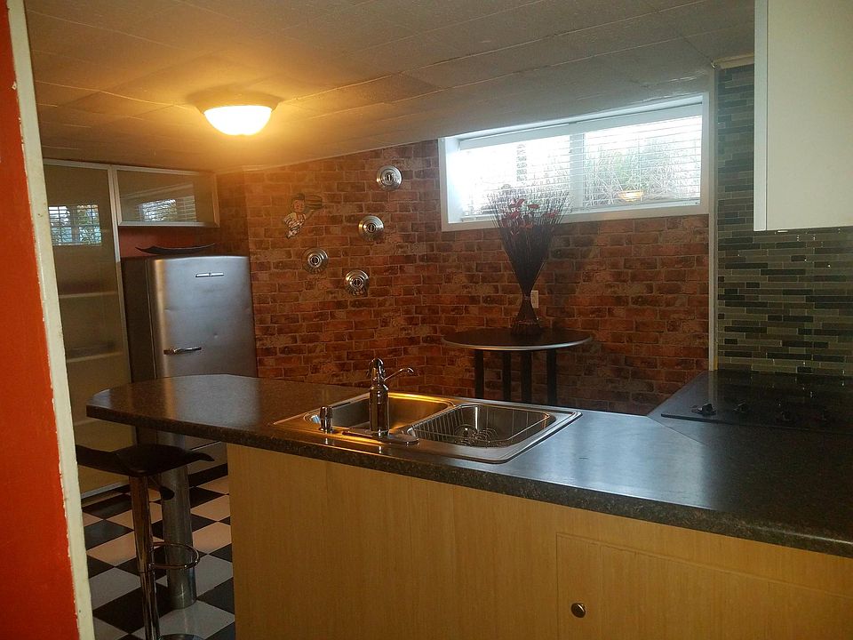 2nd image of 437 Broadway St #D-2