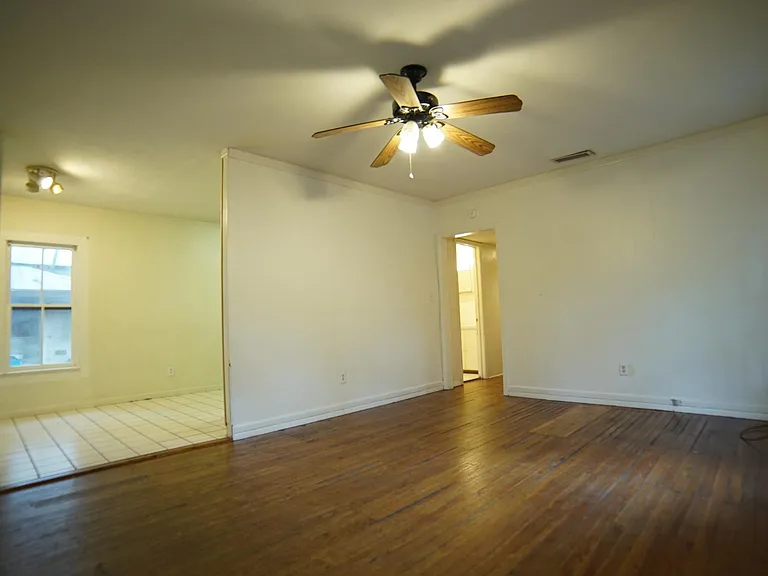 820 NW 1st Pl — Photo 6