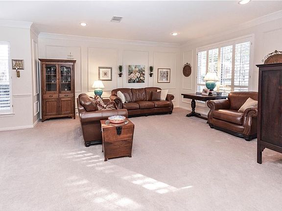 4th image of 2804 Highcourt Dr