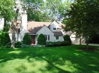 160 S Rosedale Dr, Brookfield, WI 53005