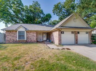 4010 Windy Meadow Ct, Arlington, TX 76017