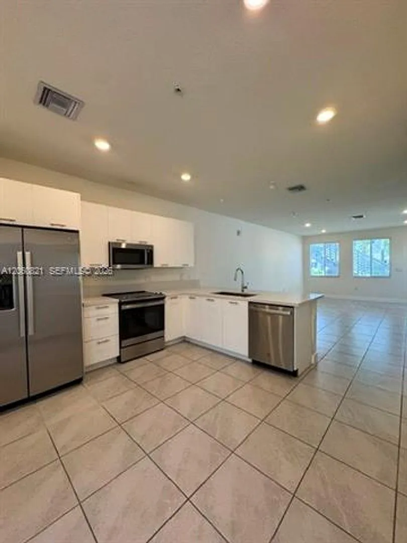 10270 NW 66th St cu-101, Doral, FL 33178 — Photo 4