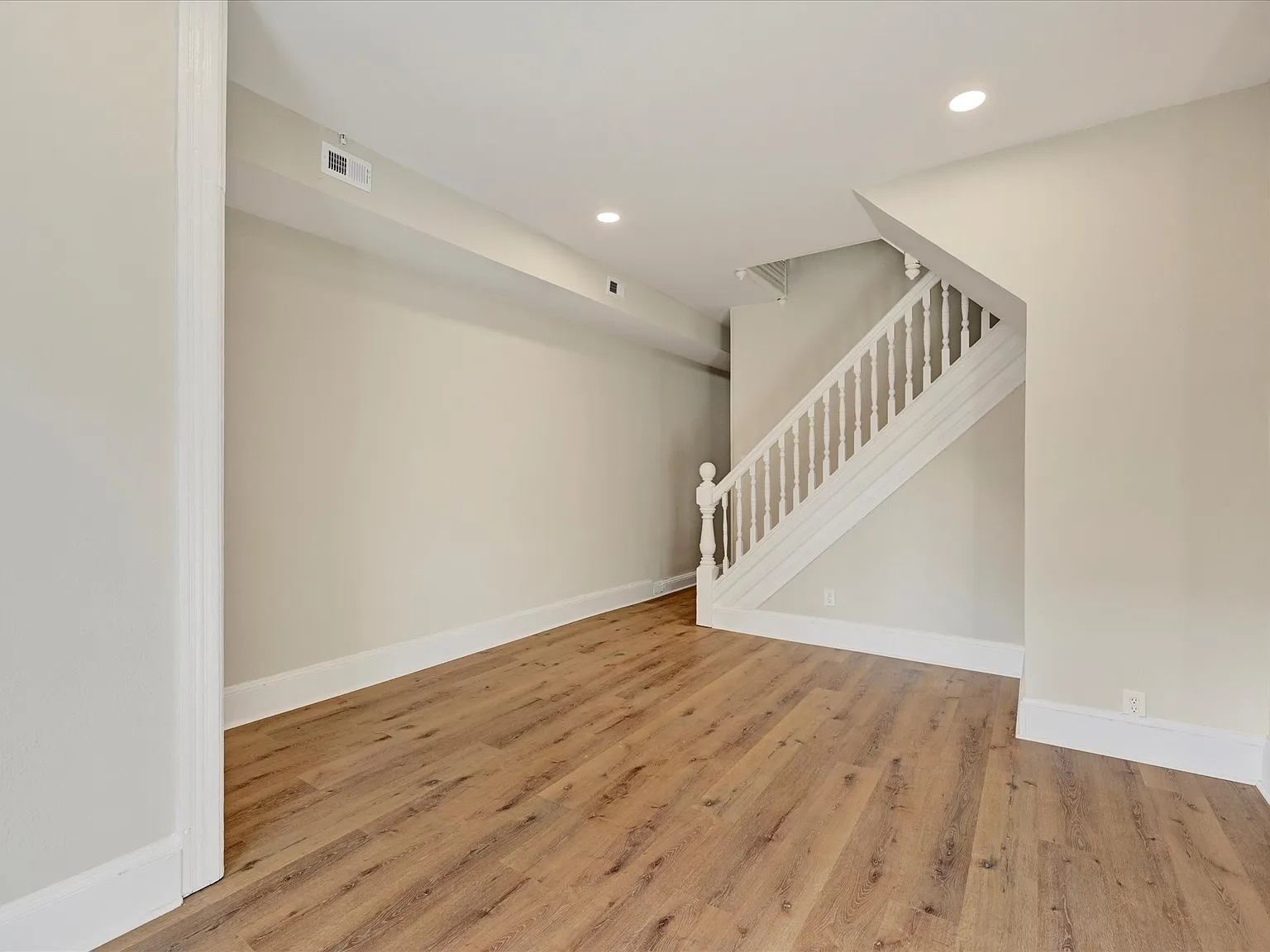3 bed, 1412 sqft, $2,250 — Photo 4