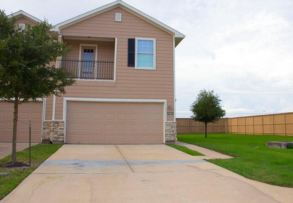 1st image of 15862 Whiteglade Ln