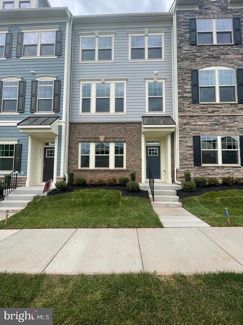 3 bed, 3.5 bath, 2000 sqft, $3,250 — Photo 1
