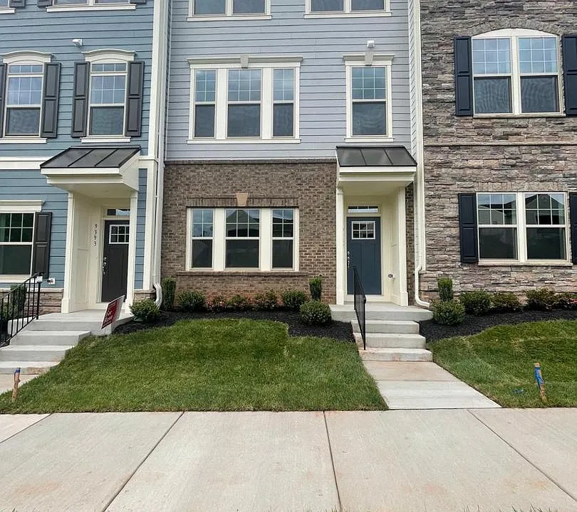 9389 Barnes Loop