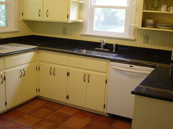 4th image of 353 Forest Hill Dr