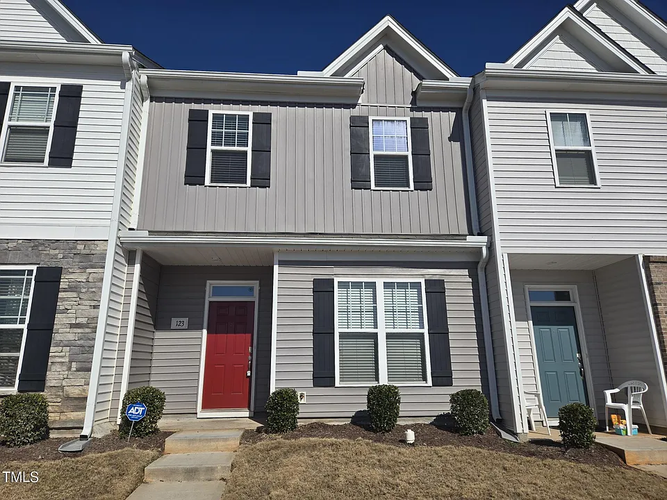 123 Blakley St