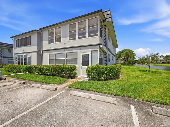 383 Saxony Trail, Delray Beach, FL 33446