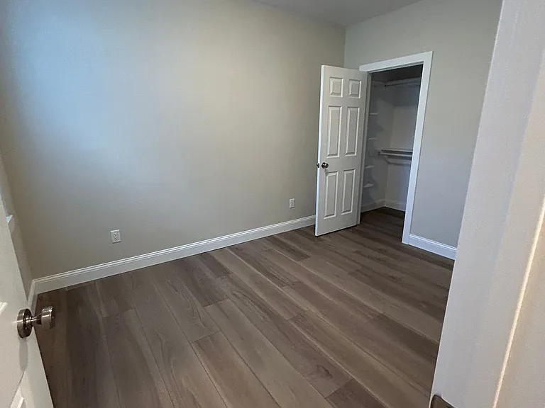 536 E Mulberry St — Photo 14
